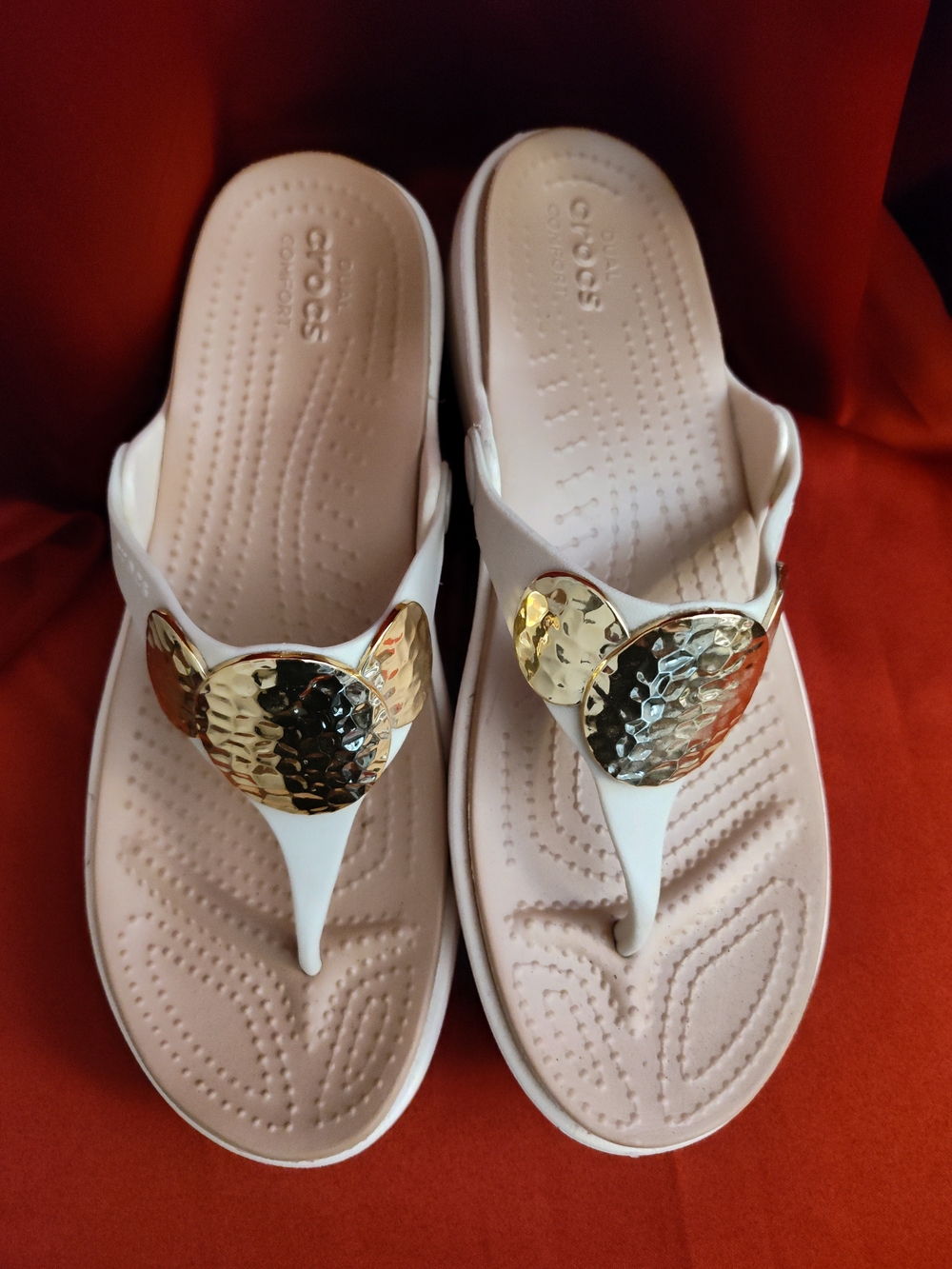 Crocs Women’s White Sandal with Gold Heart Accent - Picture 2 of 6